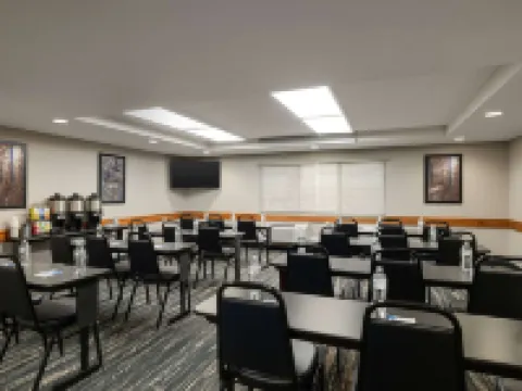 AmericInn by Wyndham Lincoln South Hotels in Lincoln