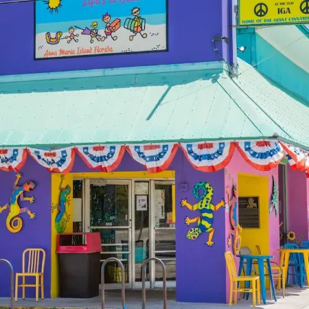 Island Song- Heated saltwater pool, putt putt, games, Anna Maria Island and IMG