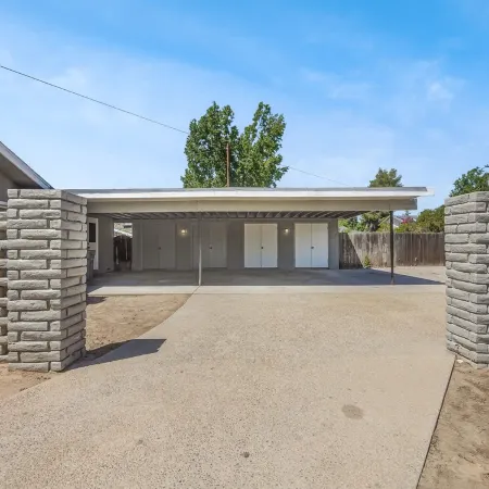 Fresno House| Air Hockey| Private Parking|4/2:Wow!