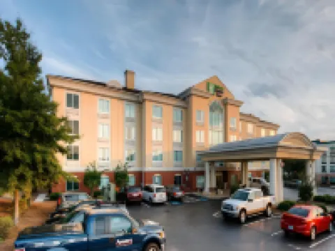 Holiday Inn Express & Suites AIKEN by IHG โรงแรมในเอเคน