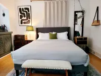 Heart of Eugene ~ Cozy Vintage Home/2 min to UO - balkon