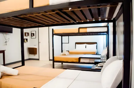 Seasons Hotel Sablayan Отели в г. Западный Миндоро