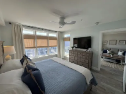 Exquisite Bayview Residence at Lighthouse Cove Hotels in 