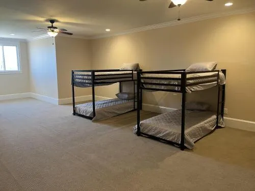 豪華四卧室綠洲帶私人泳池之家