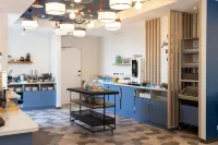Hampton by Hilton Tours Centre - breakfast