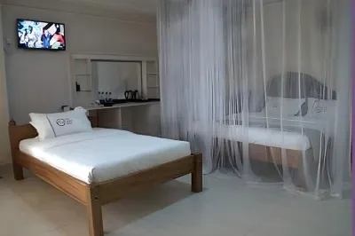 Two Oceans Hotel-VOI Hotels near Voi