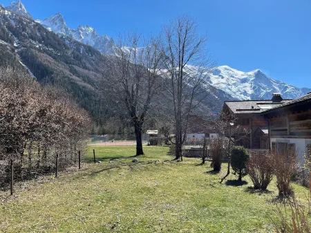 House with garden Отели рядом с достопримечательностью «SKIMIUM AIGUILLE DU MIDI»