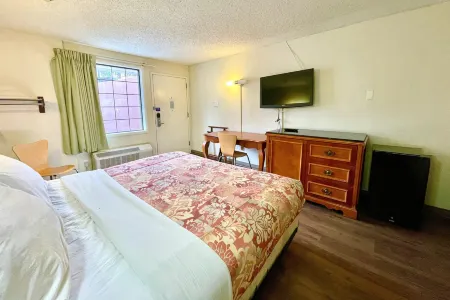 Red Carpet Inn New Brunswick Отели рядом с достопримечательностью «Rutgers State University Counseling Center»