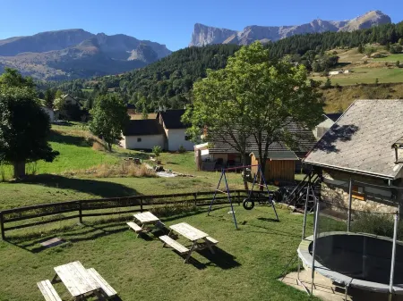 Gîte "le Grand Ferrand" Отели в г. Сент-Этьен-ан-Деволюи