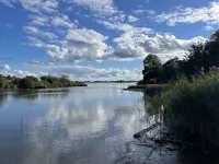 Private chic waterfront retreat-newly renovated