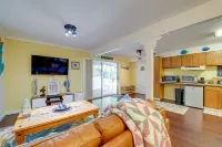 Santa Barbara Large Cozy Studio with Private Patio + AC + TESLA Charger