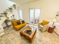 Lemon Tree Patio-Mountain View, Delightful Home in Olvera-Cadiz-Andalucia-Spain 올베라 호텔