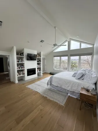 Austin Paradise in the hills just 4 miles from downtown and 2 miles to Zilker.