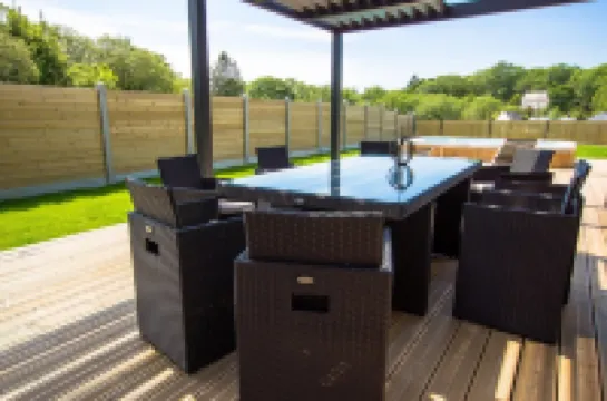 Modern house with great facilities and a large jacuzzi