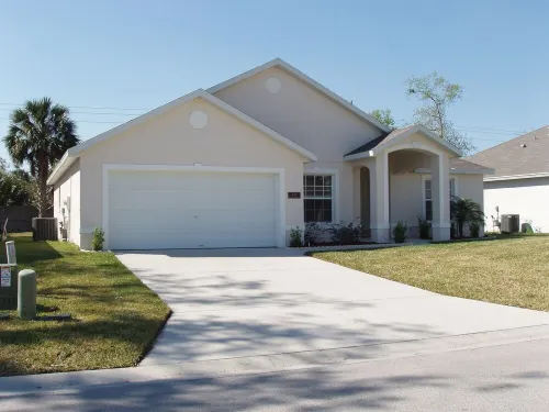 Luxury Villa with Private Pool in Paradise Woods Hotels in Loughman