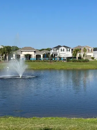 Modern Townhome w/Pool & Private Gym / Boombah Sports / SFB Airport / DT Sanford