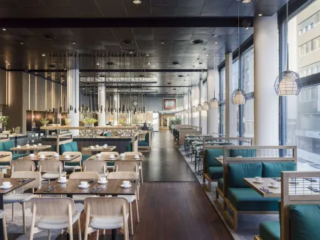 Radisson Blu Scandinavia Hotel, Oslo Отели рядом с достопримечательностью «Department of Informatics»