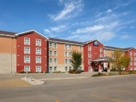 Days Inn & Suites by Wyndham Sherwood Park Edmonton Hotels in Strathcona County