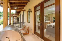 Las Catalinas Doorway Hotels in Potrero