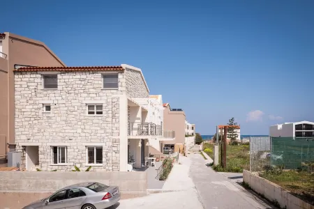 Athina Apartments Near the Sea Platania