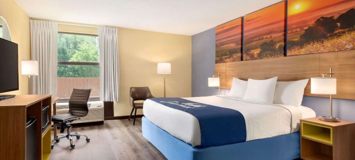 Days Inn & Suites by Wyndham Merrillville Hotels in Merrillville