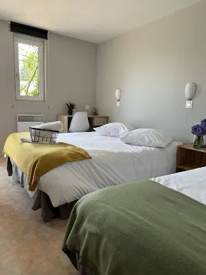 Du côté de Chez Sam la Marguetière Hotel di Lapalisse