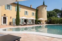 Château les Crostes - Pools