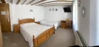 Pension Y Bar Ivis - parking