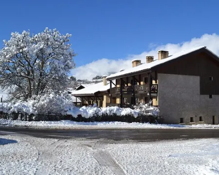 Hôtel et Appart'Hôtel Restaurant l'Adray Hotels in Aime