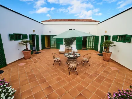 Villa in la Oliva with Volcano View Pool