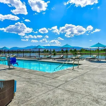 Sparks 1Br Water Views · Spring Season & Views