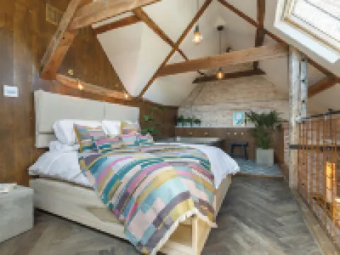 Shirehall Apartments Hotels in Holt