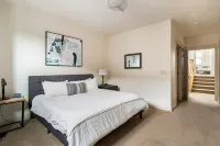 Rooftop Deck Walk to River Downtown Fire Pit