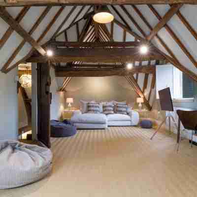 The Mill House - Beautiful 4Bd Country Home Rooms