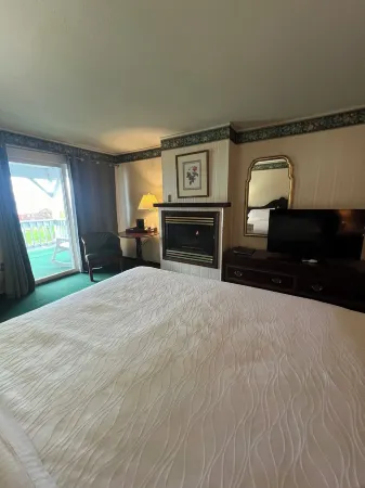 Webb's Year Round Resort Отели в г. Бемус Пойнт