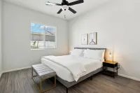 Breezy Modern House in Casa Grande with Pool,BBQ