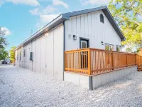 Experience Convenience w 4Br Plus 2 and 1 Half Baths Near Alamodome ミッション・トレイル周辺のホテル