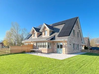 Moderne Doppelhaushalfte in Niebull Hotels near Lidl