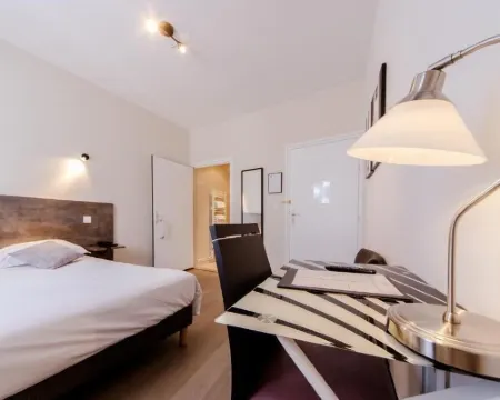 Logis Hotel - le Petit Bellon Hoteles en Senlis