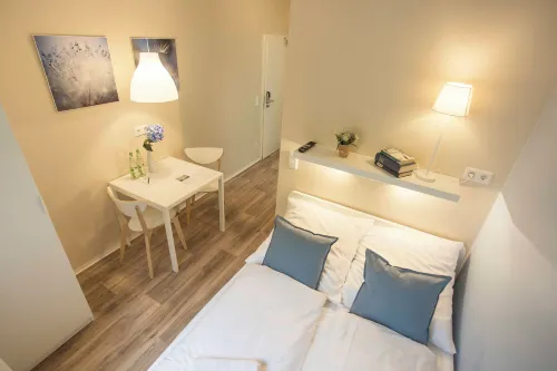 GuestHouse Köhn51, Zentral Gelegene, Stilvoll Eingerichtete Zimmer Mit Eigener Teeküche