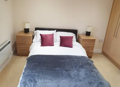 Ballycotton Holiday Apartment No 6 by Trident Holiday Homes Hotels in 