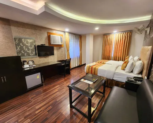 Hotel Housez43 Hotels near Nandan