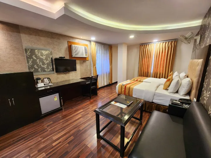 Hotel Housez43