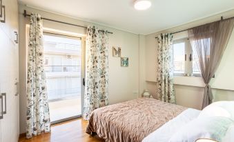 Beachfront Artemida Retreat - Peony Seabreeze Gem