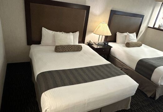 Sojourn Suites Portland Airport