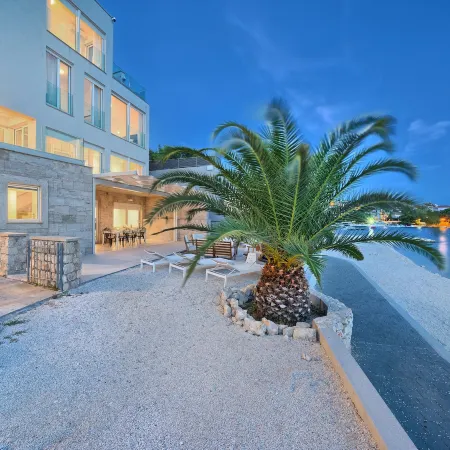 Livingstone Beach House