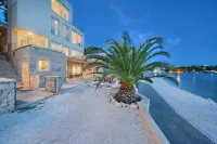 Livingstone Beach House Hotels in 