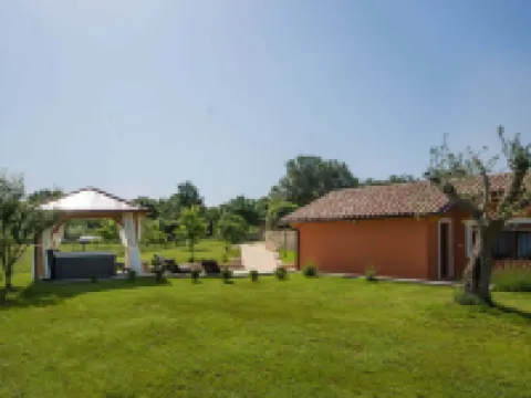 Attractive Holiday Home with Pool, Hot Tub, Patio, Courtyard
