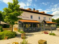 SCHMIEDHUBERs Hotel und Restaurant Hotels in Altenmarkt an der Alz
