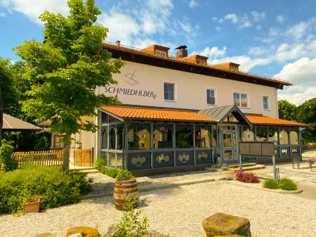 Schmiedhubers Отели в г. Титмонинг